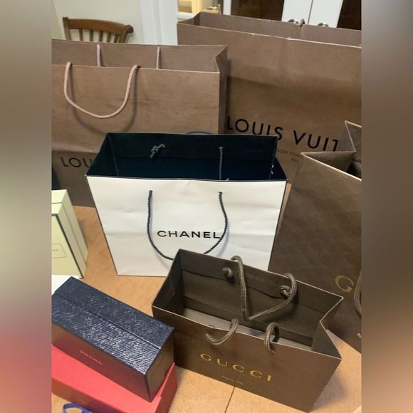 Louis Vuitton, Gucci, Chanel, Prada & more shopping bags and boxes - Picture 4 of 9